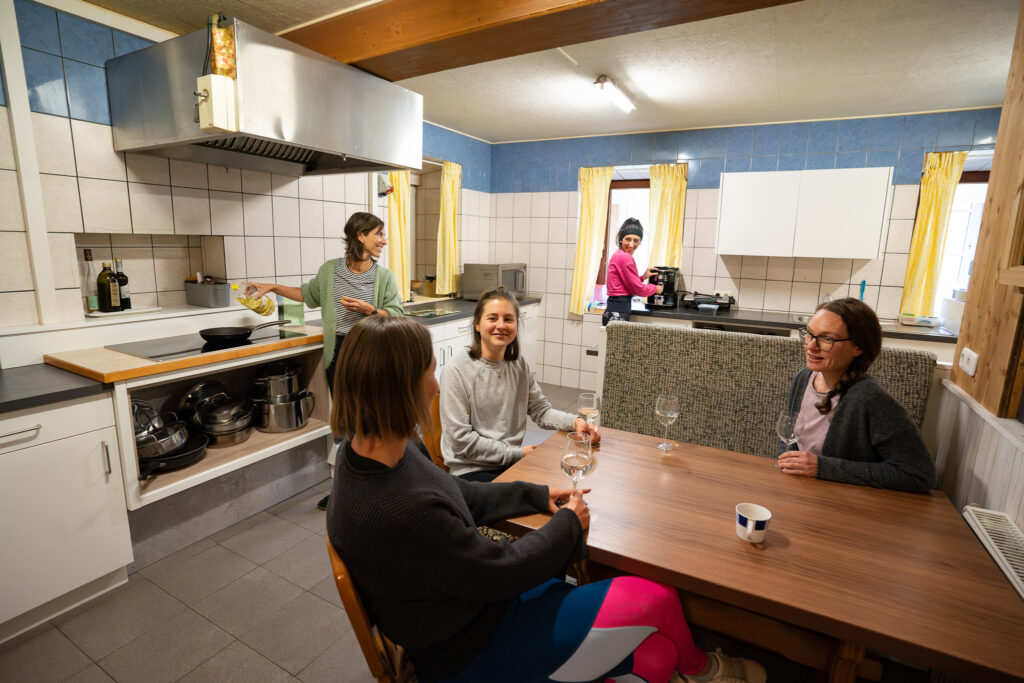 Gemeinschaftsküche mit Gewerbegeschirrspüler
